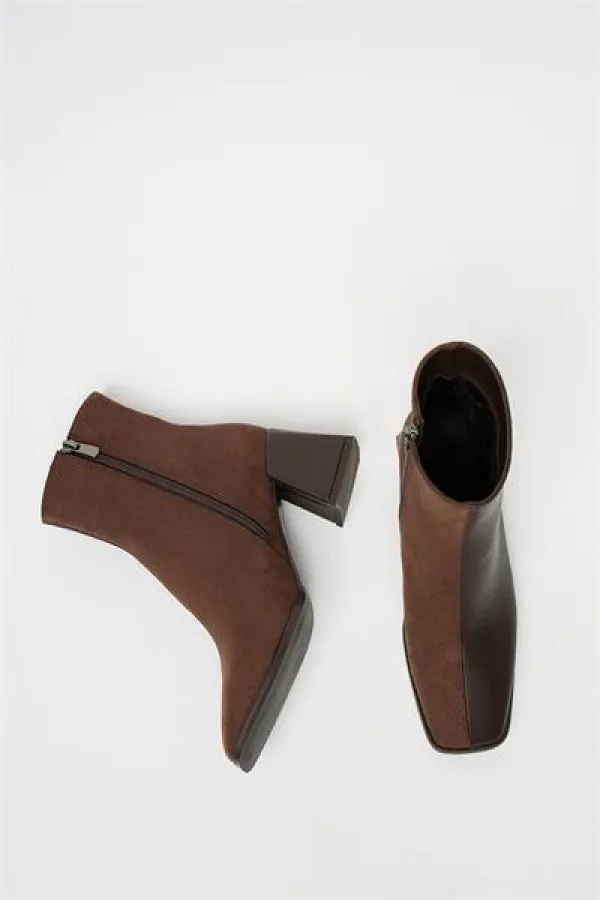 Bottes et bottines à talons plats en daim marron pour femmes - Fermeture éclair, style décontracté et élégant