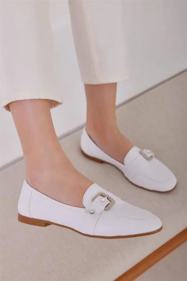 Ballerines blanches avec pierres