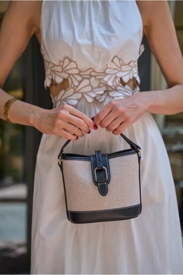 Sac à main et à bandoulière en toile au design moderne avec boucle - Noir