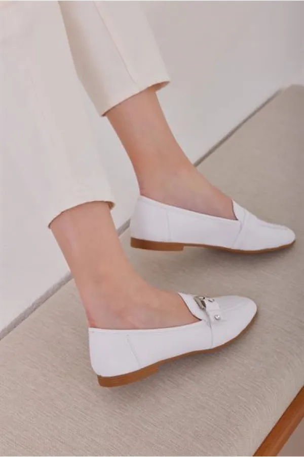 Ballerines blanches avec pierres