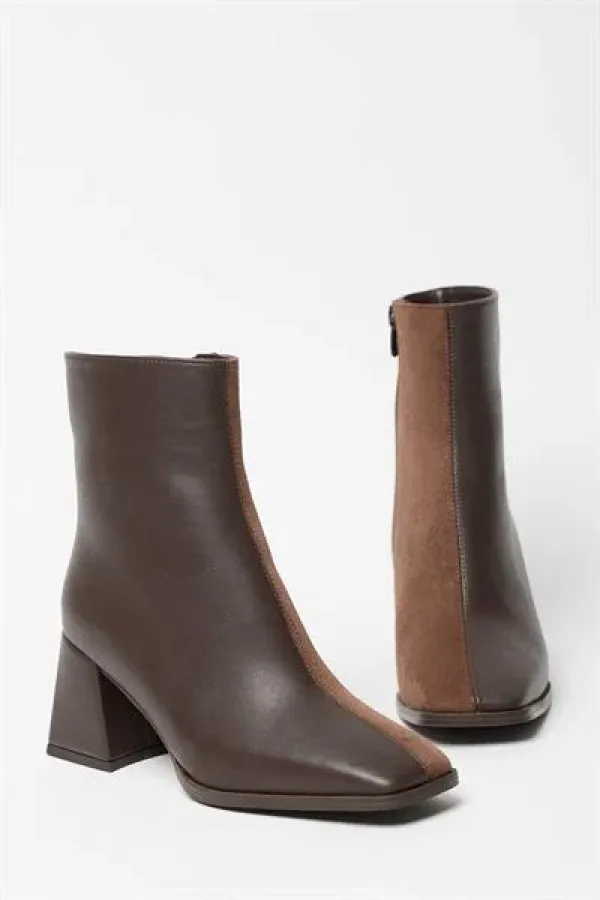 Bottes et bottines à talons plats en daim marron pour femmes - Fermeture éclair, style décontracté et élégant