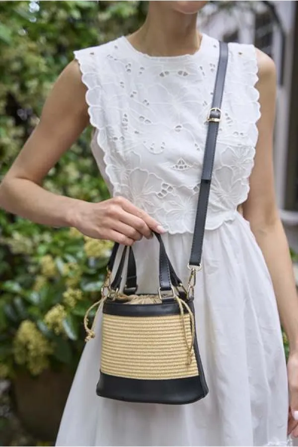 Sac seau à main et à bandoulière de style bohème en paille noire