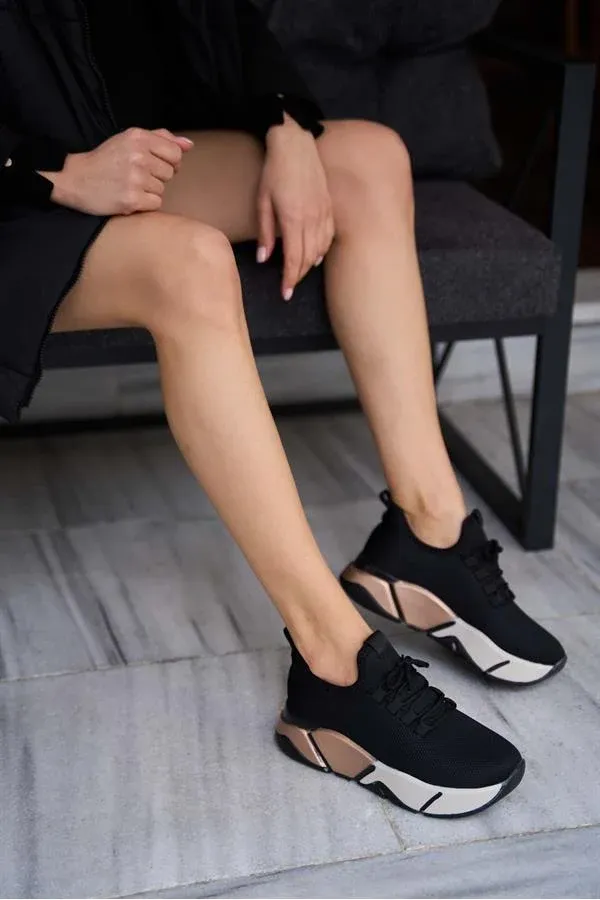 Baskets en maille à détails en dentelle et baskets décontractées noir-rose