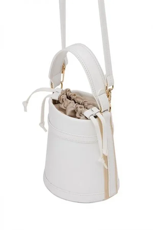 Contrast Stitched Bucket Hand and Shoulder Bag White Contrast Stitched Bucket Hand and Shoulder Bag White