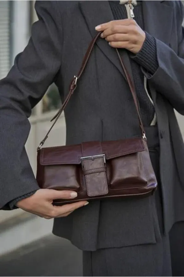 Sac à main et à bandoulière enduit marron