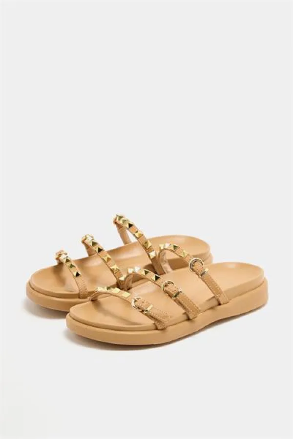 Chaussons tendance en vison avec clous dorés