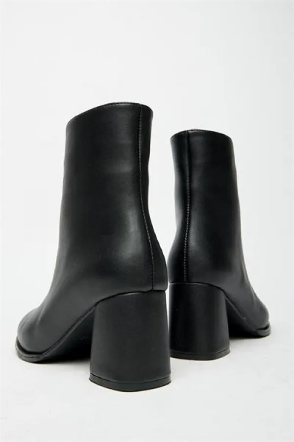 Bottes et bottines noires à talons hauts pour femme – Modèle élégant à porter au quotidien avec fermeture éclair