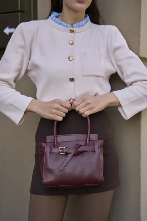 Mini sac à main et à bandoulière avec ceinture détaillée rouge bordeaux