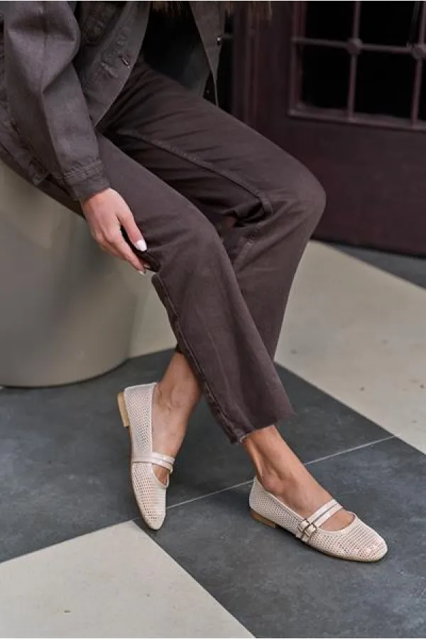 Ballerine en maille à double ceinture beige Ballerine en maille à double ceinture beige