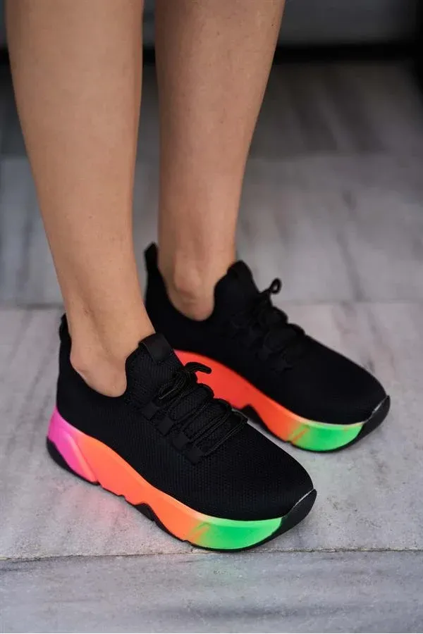 Baskets montantes en maille et chaussures de sport décontractées noires