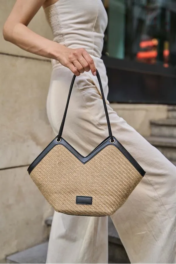 Sac cabas zippé en paille noire