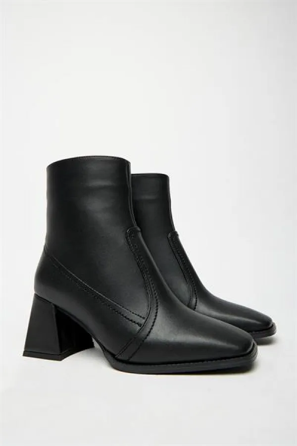 Bottes et bottines noires à talons et bout plat pour femme – Fermeture éclair, style décontracté et élégant