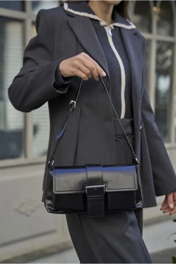 Sac à main et à bandoulière enduit noir
