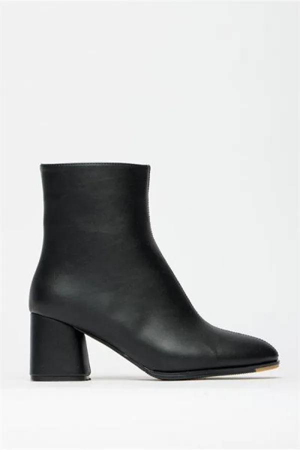 Bottes et bottines noires à talons hauts pour femme – Modèle élégant à porter au quotidien avec fermeture éclair