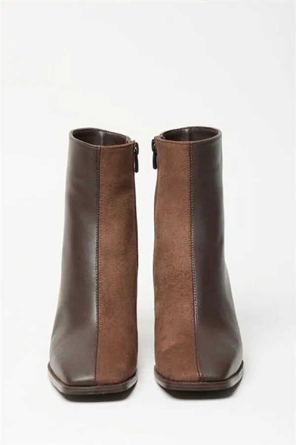 Bottes et bottines à talons plats en daim marron pour femmes - Fermeture éclair, style décontracté et élégant