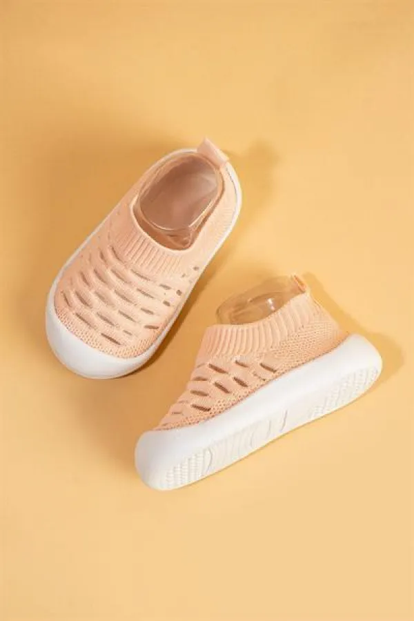 Chaussures premiers pas pour bébé roses