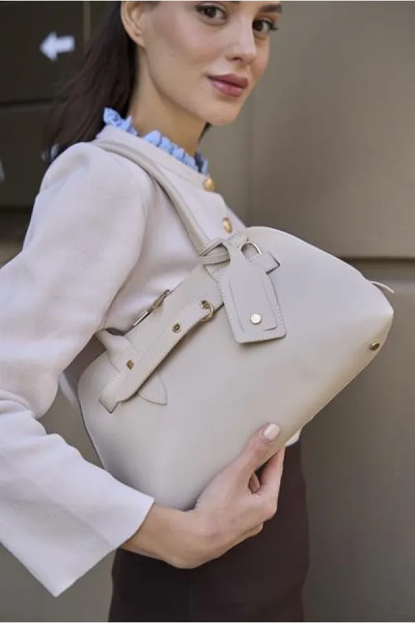 Sac rétro avec accessoires dorés, sac à main et sac à bandoulière, beige