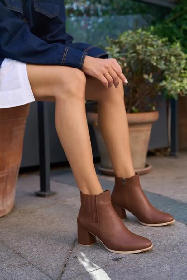 Bottes en caoutchouc à bout émoussé beige
