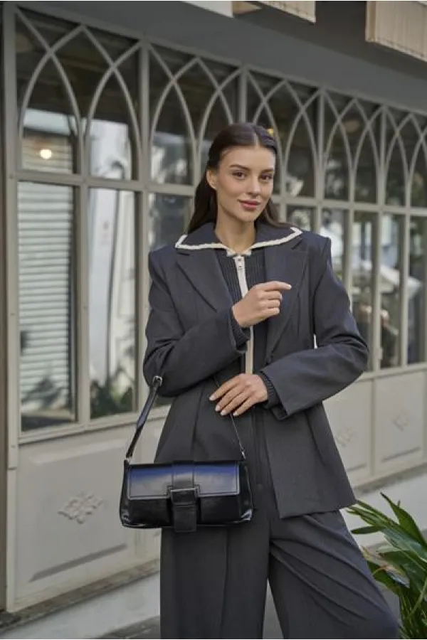 Sac à main et à bandoulière enduit noir