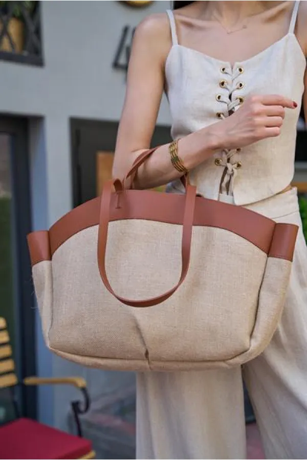 Sac fourre-tout contrasté en paille beige