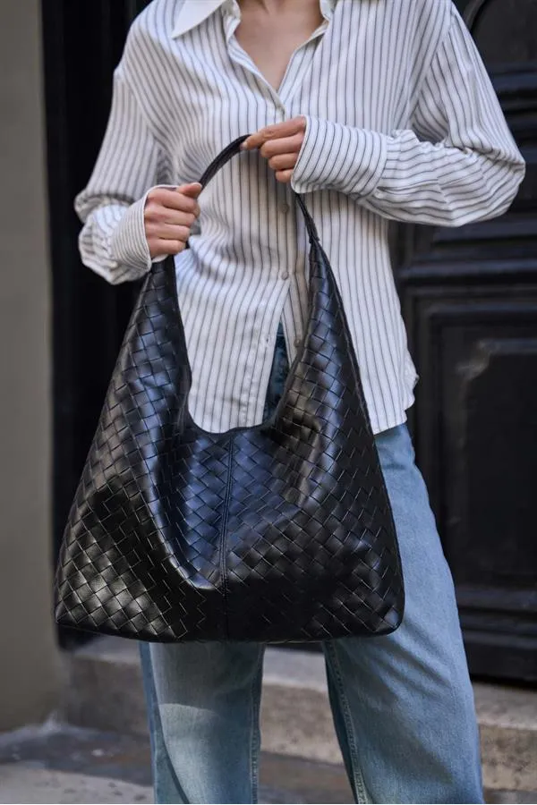 Sac bandoulière noir en tricot à motifs – Look élégant et luxueux