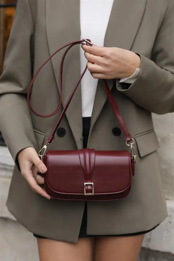 Sac bandoulière à boucle Alina pour femme - Bordeaux
