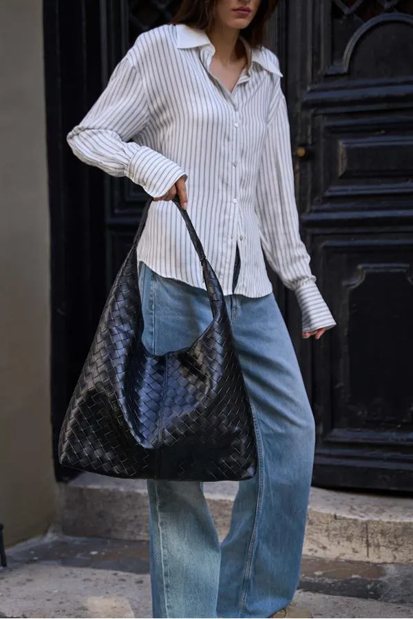 Sac bandoulière noir en tricot à motifs – Look élégant et luxueux