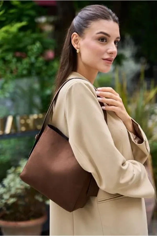 Shopper Yumuşak Deri Ayarlanabilir Askılı Omuz Çantası Kahverengi Süet