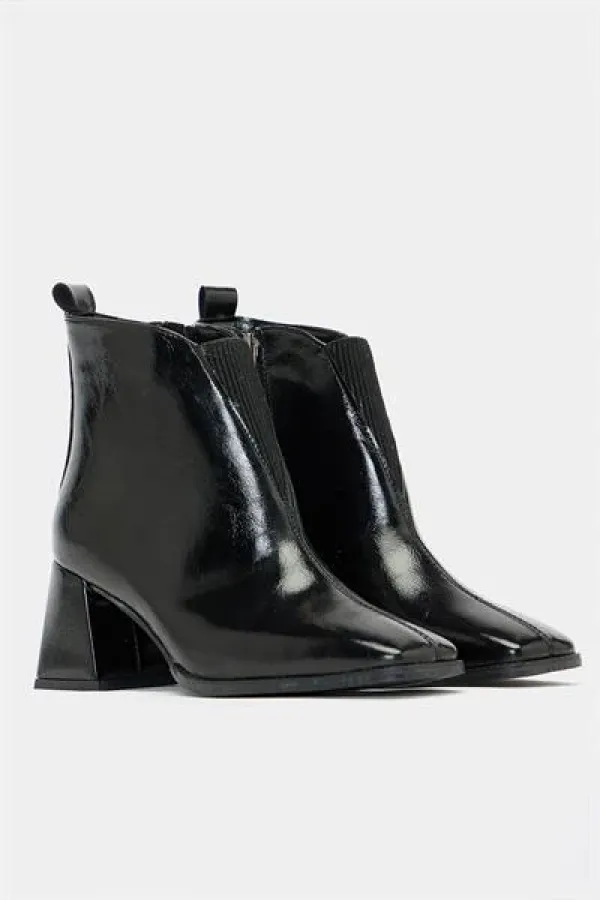 Bottes courtes à talons et bout émoussé en cuir verni – Cuir brillant Forme moderne Cuir verni noir