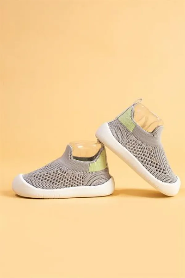 Chaussures de premiers pas confortables pour bébé grises