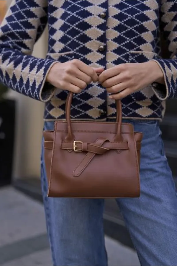 Mini sac à main et à bandoulière avec ceinture détaillée, couleur beige