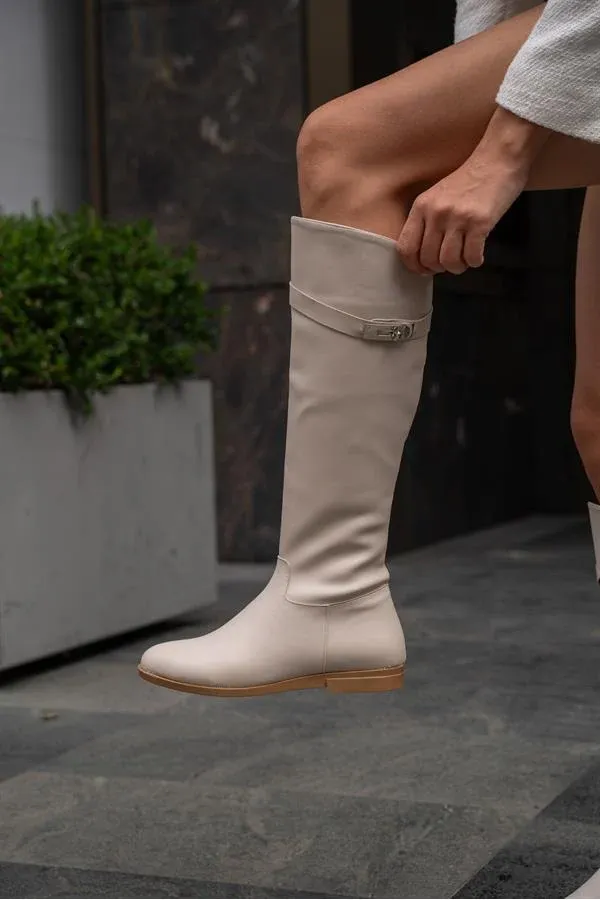 Bottes hautes en cuir beige à ceinture