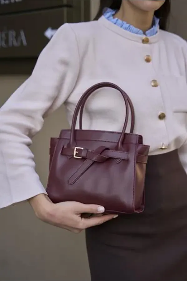 Mini sac à main et à bandoulière avec ceinture détaillée rouge bordeaux