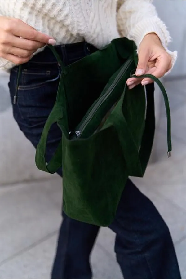 Sac à main et à bandoulière en daim souple avec détails en dentelle et daim vert