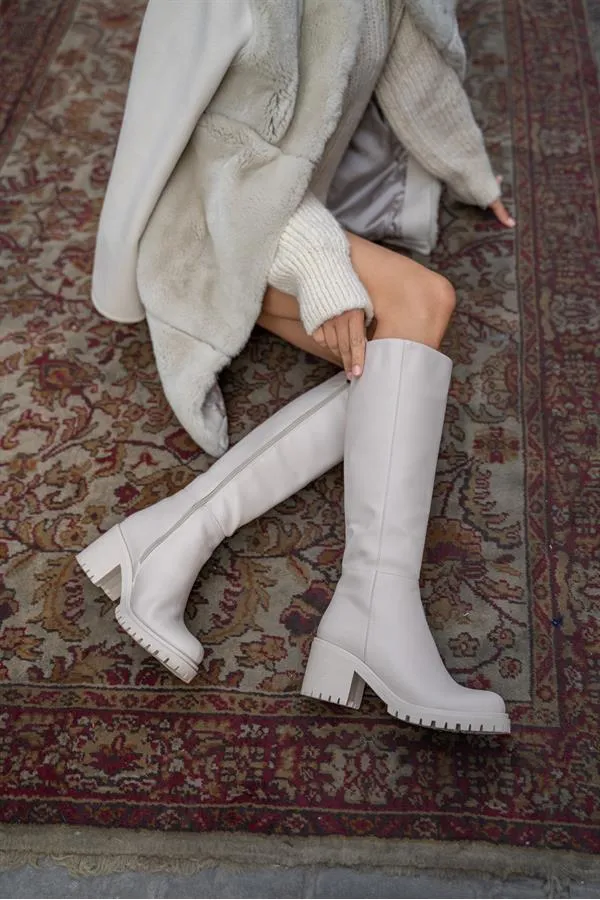 Bottes beiges à talons hauts