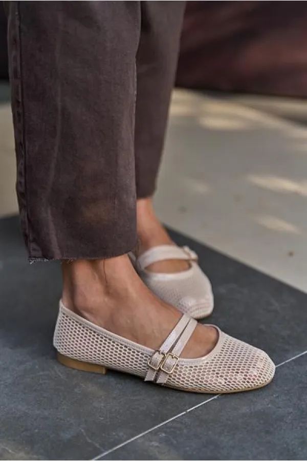 Ballerine en maille à double ceinture beige Ballerine en maille à double ceinture beige