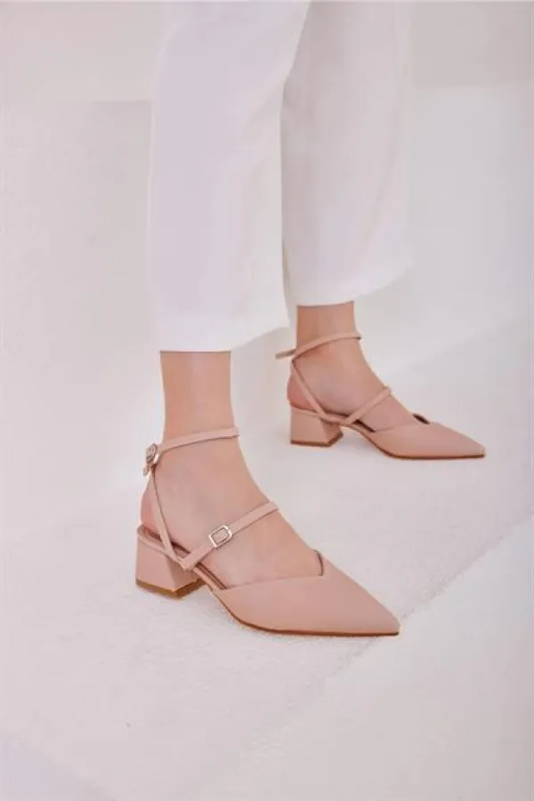 Chaussures à talons et bride arrière avec ceinture en vison