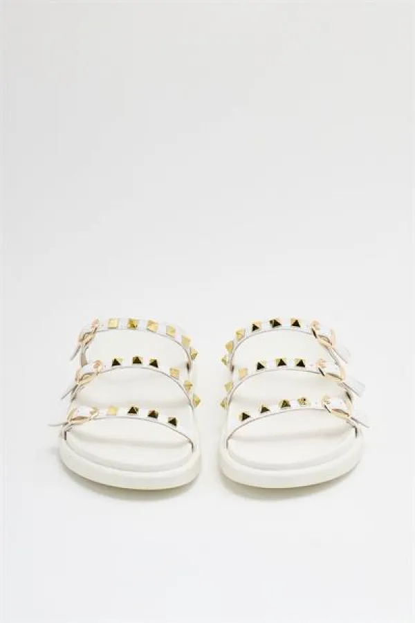 Chaussons tendance blancs à clous dorés
