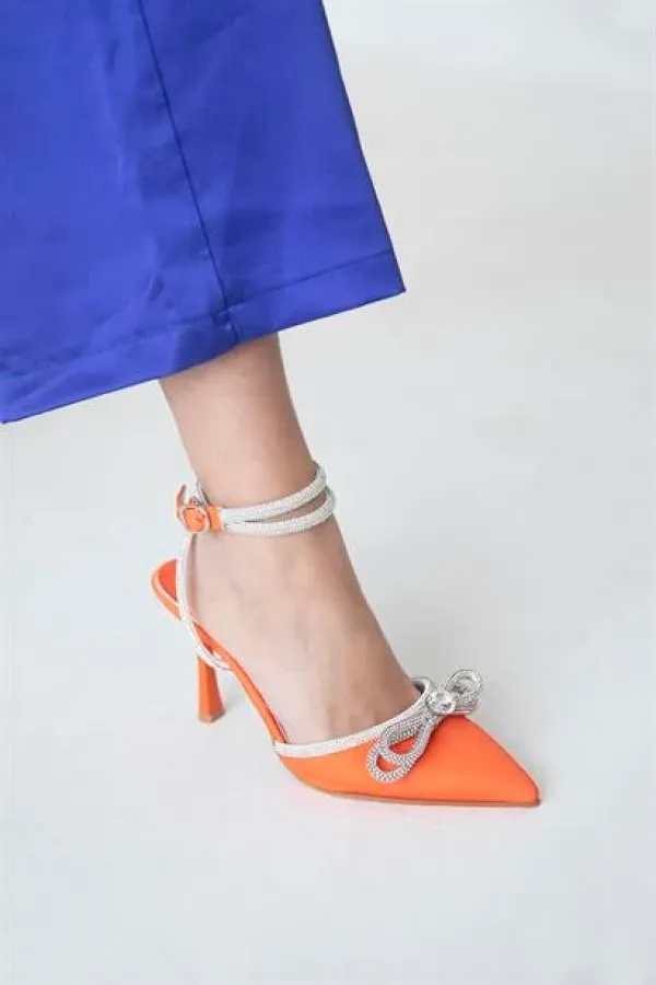 Chaussures à talons hauts en satin avec nœud à la cheville et pierre, orange Chaussures à talons hauts en satin avec nœud à la cheville et pierre, orange