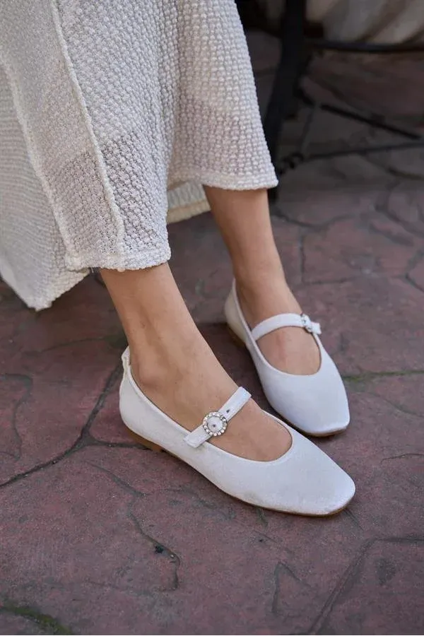 Ballerine beige velours à bout rond et bride unique
