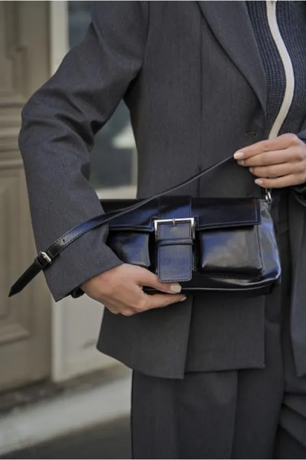 Sac à main et à bandoulière enduit noir