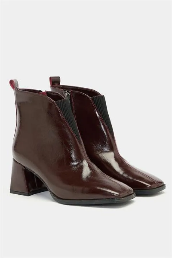 Bottes courtes à talons et bout rond en cuir verni – Cuir brillant Forme moderne Cuir verni bordeaux