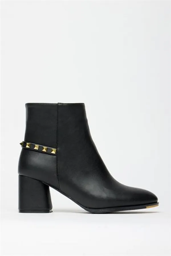 Bottes modernes à talons carrés et clous dorés noirs - Élégantes