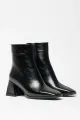 cuir verni noir