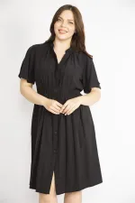 Kadın Siyah Büyük Beden Ön Düğmeli Bel Kısmı Lastik Detaylı Elbise