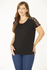 Kadın Büyük Beden Siyah Arka Robası Fermuar Ve Dantel Detaylı Bluz 65N36943