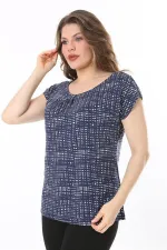 Kadın Büyük Beden Lacivert Bisiklet Yakalı Göğüs Pileli Bluz 65N38003