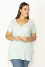 Kadın Yeşil Patı Düğmeli V Yakalı Kelebek Baskılı Bluz 65N28040