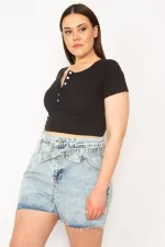 KADIN MAVİ YIKAMA EFEKTLİ KUŞAKLI PAÇASI PİS DİKİŞLİ JEAN ŞORT