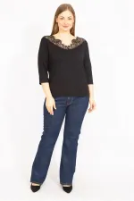 Kadın Siyah Büyük Beden Dantel Detaylı Bluz 65N35576